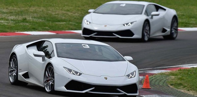 Siêu xe "giá rẻ" Lamborghini Huracan có phiên bản đua Super Trofeo 1