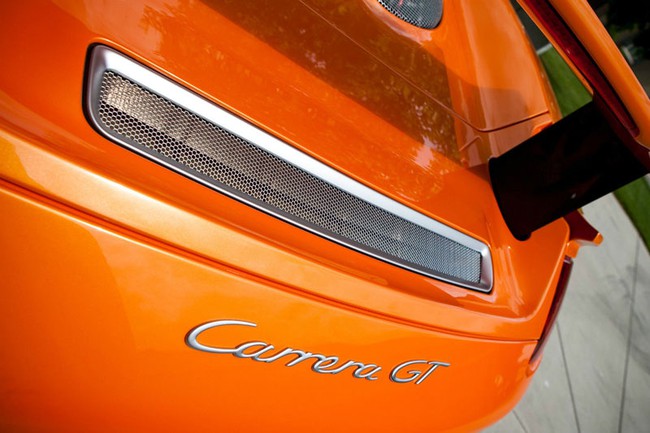 Siêu xe "nguy hiểm" Porsche Carrera GT sơn màu Lamborghini có giá "chát" 10