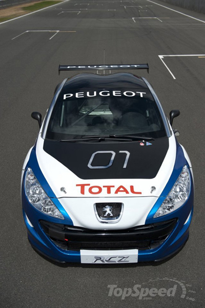  Peugeot lanza el coche de carreras RCZ.