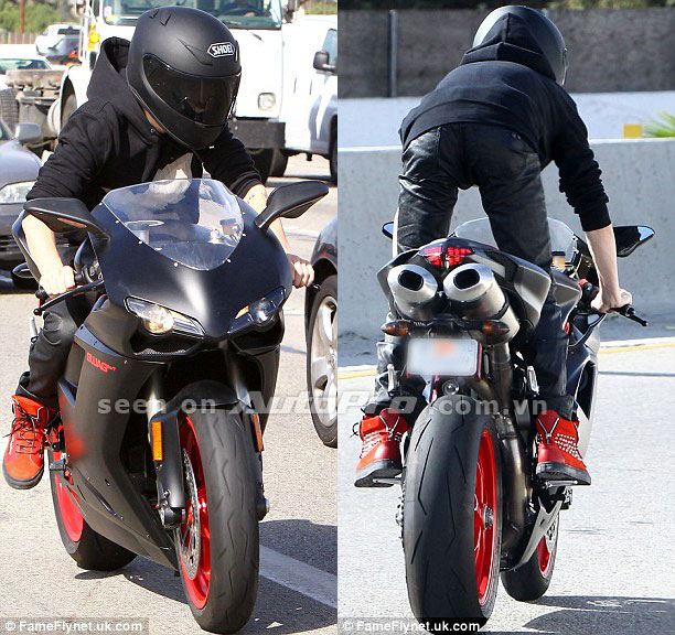 Justin Bieber ra phố với xế nổ Ducati "cưng" 2