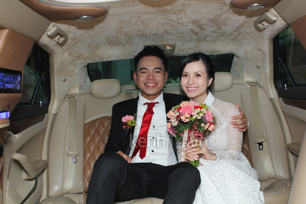 Ca sỹ Triệu Hoàng đón dâu bằng xe limousine sang trọng 2