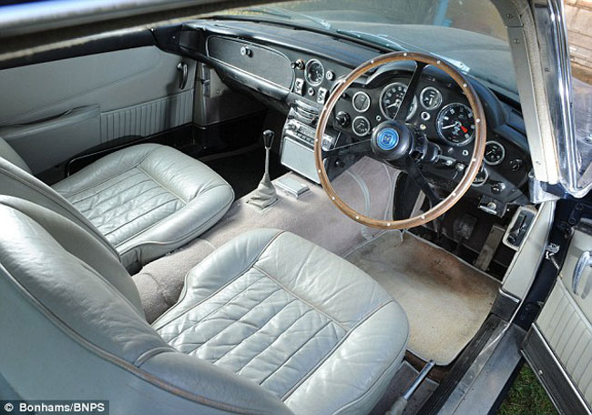 Vứt xó 32 năm, Aston Martin DB5 vẫn có giá cao 6