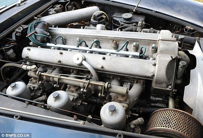 Vứt xó 32 năm, Aston Martin DB5 vẫn có giá cao 9