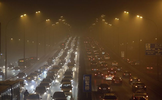 Bắc Kinh cấm xe ra đường vì ô nhiễm nặng 1
