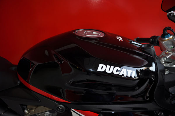Ducati 1199 Panigale c&oacute; m&agrave;u sơn mới độc đ&aacute;o 6