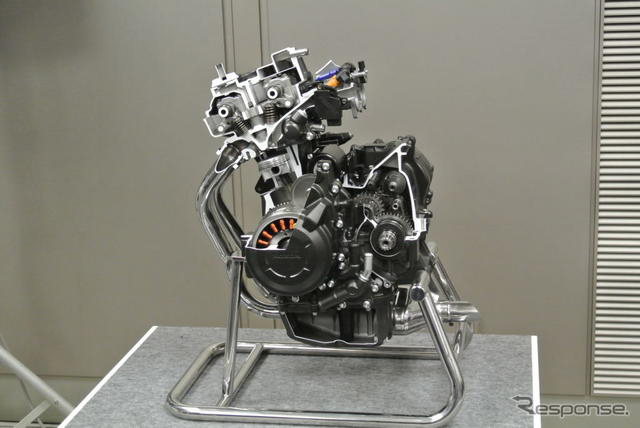 Honda giới thiệu động cơ 400 cc mới cho môtô 1