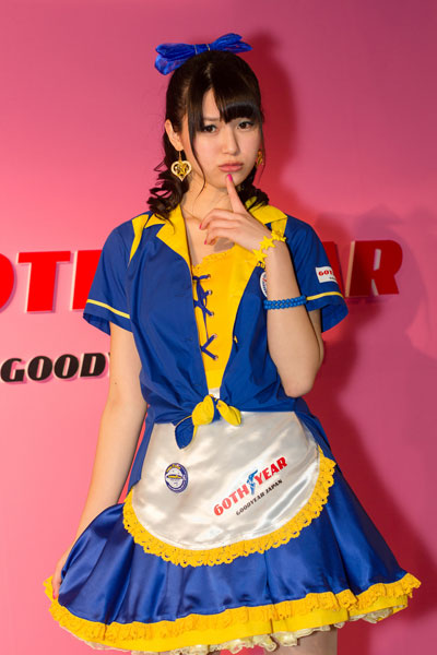 Nhan sắc Nhật Bản trong Tokyo Auto Salon 2013 10