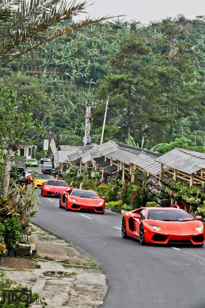 Dàn siêu xe đầy màu sắc tập hợp tại Indonesia 31