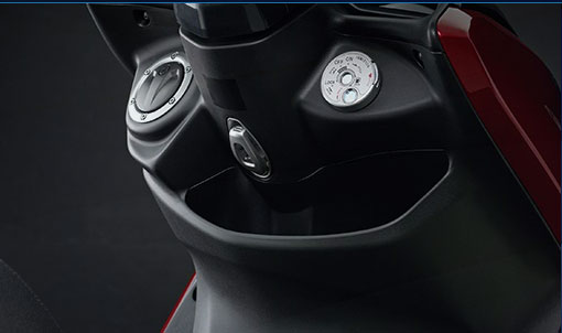 Yamaha SMAX -  Đối thủ mới của Honda PCX 150 3