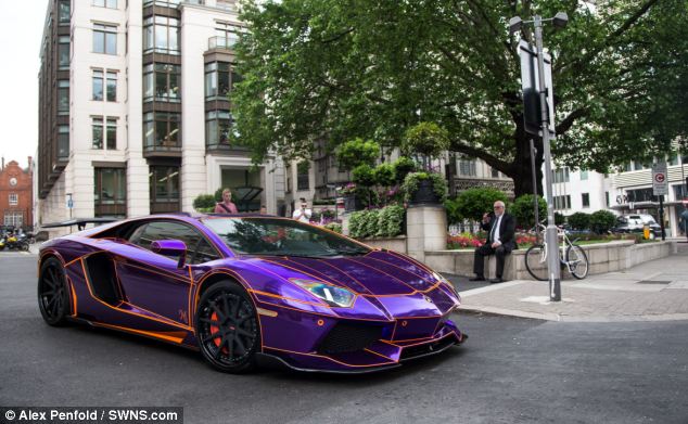 Lamborghini Aventador màu độc của Hoàng thân Qatar "lọt lưới" cảnh sát 6