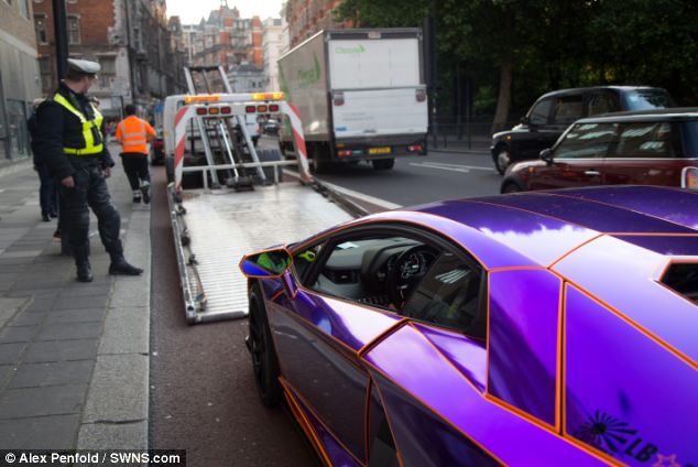 Lamborghini Aventador màu độc của Hoàng thân Qatar "lọt lưới" cảnh sát 7