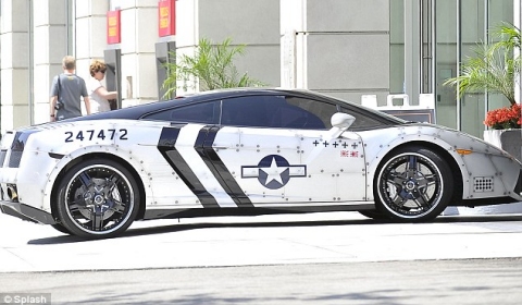Bạn trai Rihanna khoác áo rằn ri cho Lamborghini Aventador 3 Bạn trai Rihanna khoác áo rằn ri cho Lamborghini Aventador 3