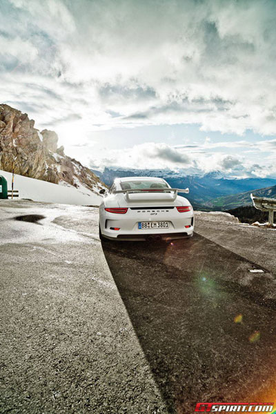 Porsche 911 GT3 khoe sắc tại Ý 3