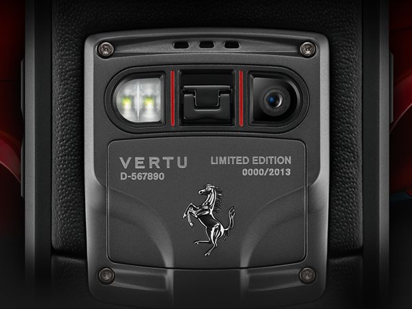 Vertu Ti Ferrari - "Siêu điện thoại" mang cảm hứng F12 Berlinetta 3