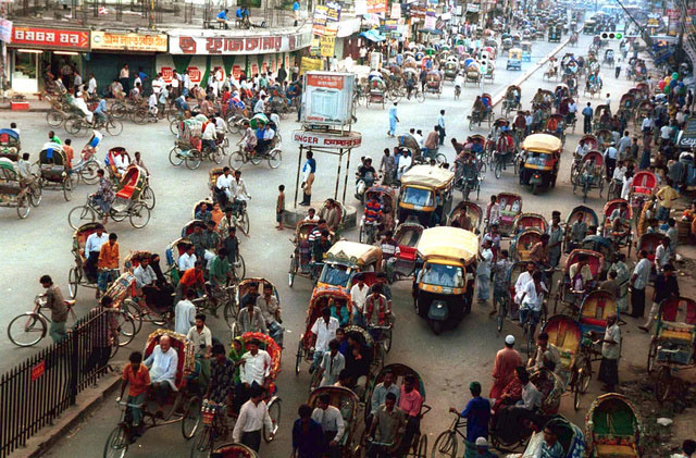 Hình ảnh gây choáng về giao thông công cộng tại châu Á 9