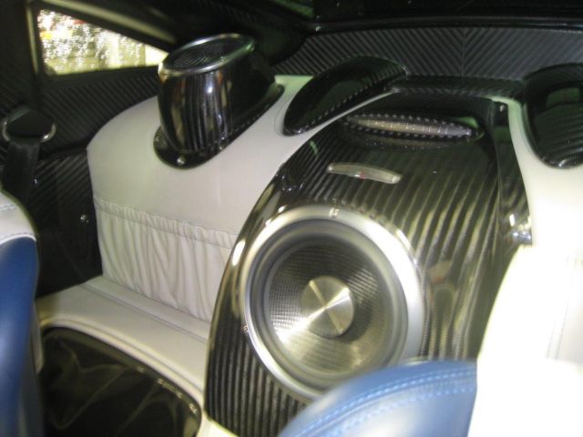 Siêu xe Pagani Huayra với dàn âm thanh "khủng" có giá "chát" 1