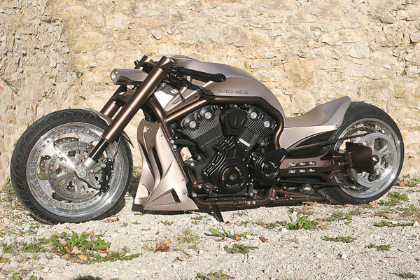 Harley-Davidson V-Rod chưa bao giờ dữ dằn đến thế 1