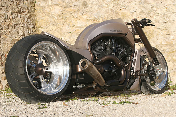 Harley-Davidson V-Rod chưa bao giờ dữ dằn đến thế 5