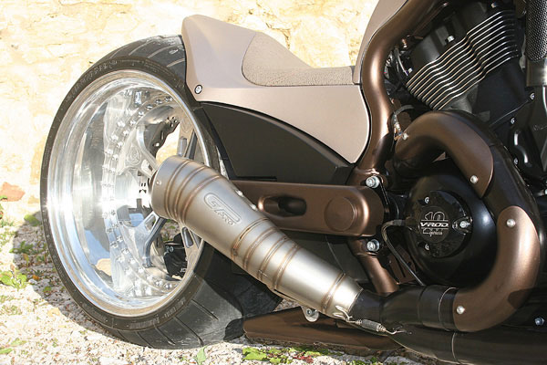 Harley-Davidson V-Rod chưa bao giờ dữ dằn đến thế 14