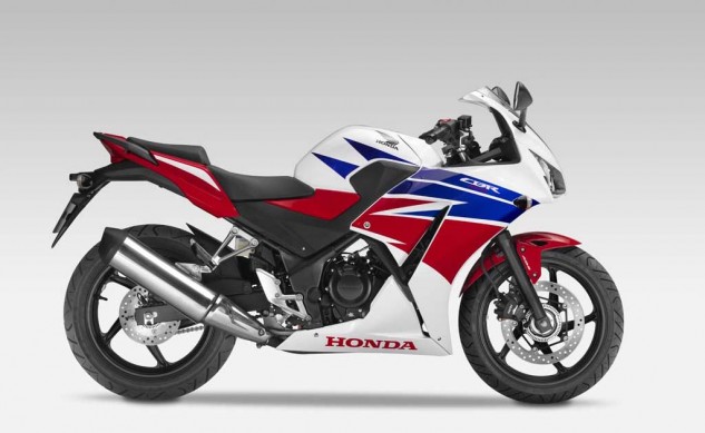 EICMA 2013: "Tiểu Honda CBR1000RR" lộ diện đầy đủ 1
