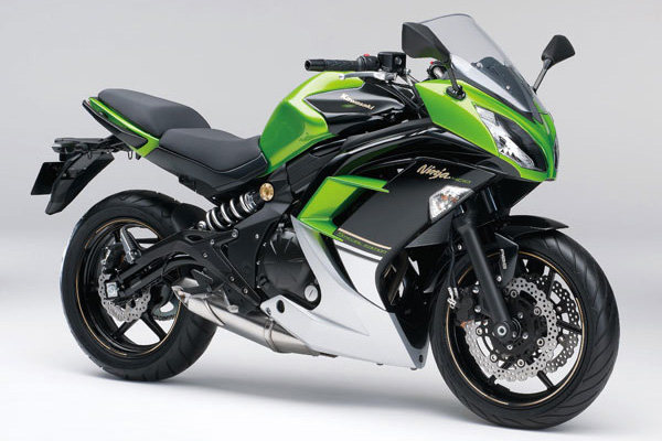 Kawasaki Ninja 400 2014: Nhỏ gọn và dễ lái hơn 2