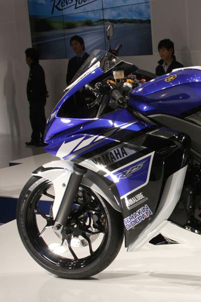 "Soi" chi tiết Yamaha R25 mang thiết kế siêu môtô 11