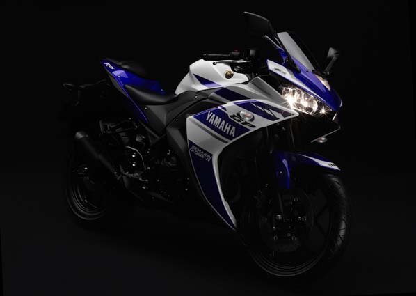 Cận cảnh Yamaha R25 phiên bản sản xuất mang dáng dấp siêu môtô 4