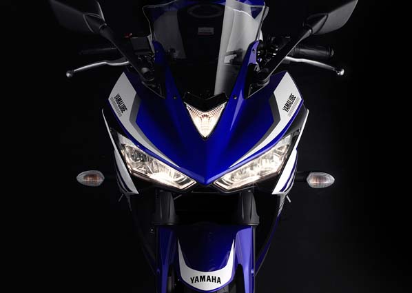 Cận cảnh Yamaha R25 phiên bản sản xuất mang dáng dấp siêu môtô 8