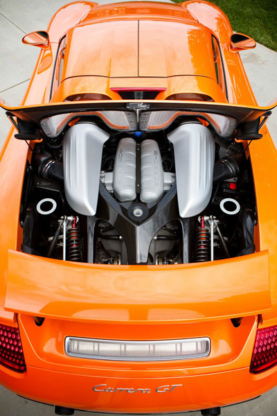 Siêu xe "nguy hiểm" Porsche Carrera GT sơn màu Lamborghini có giá "chát" 2