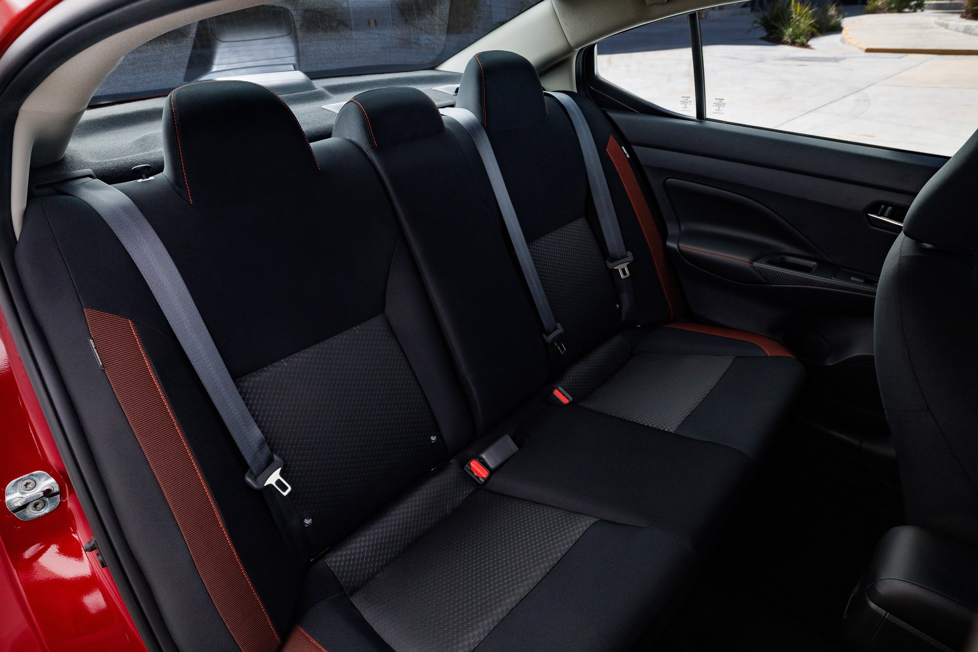 Nissan Almera 2023 ra mắt: Thiết kế mới trong bộ khung cũ - Ảnh 11.