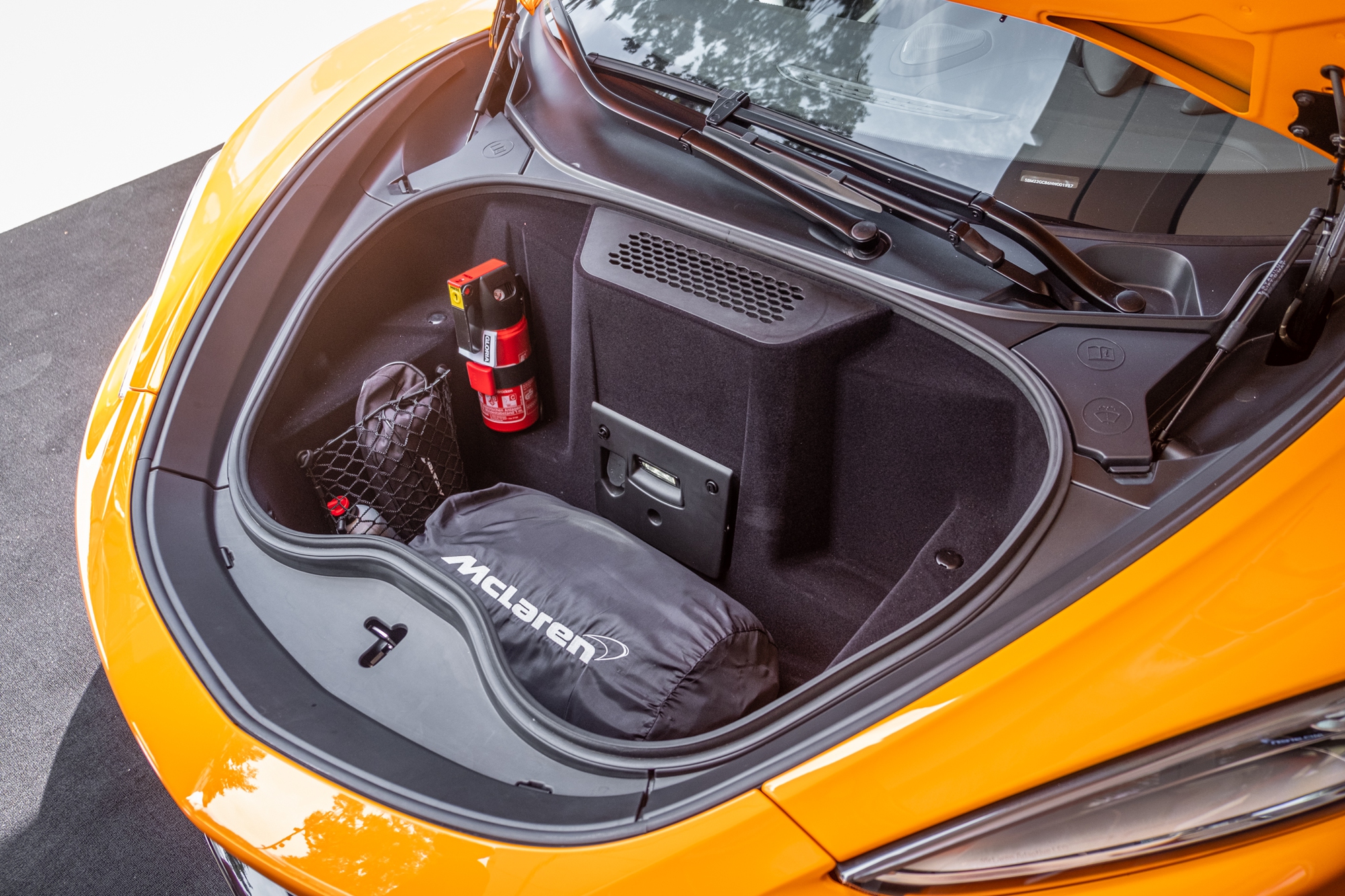 McLaren GT ra mắt Việt Nam: Giá 16 tỷ đồng, siêu xe để lái ra đường hàng ngày - Ảnh 7.