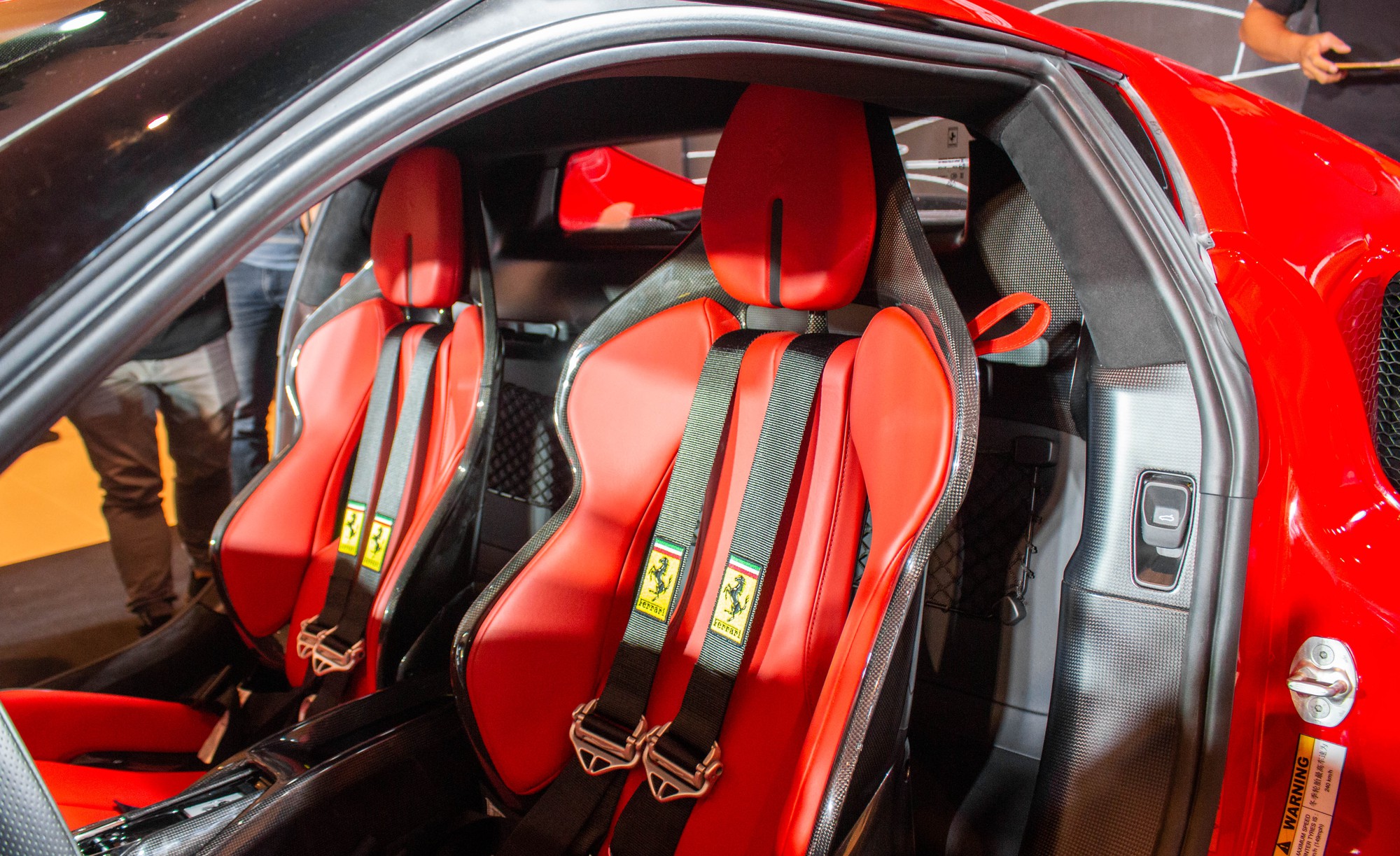 Ra mắt Ferrari 296 GTB tại thị trường Việt Nam: Giá khởi điểm , cạnh tranh với  McLaren Artura mới mở bán - Ảnh 7.