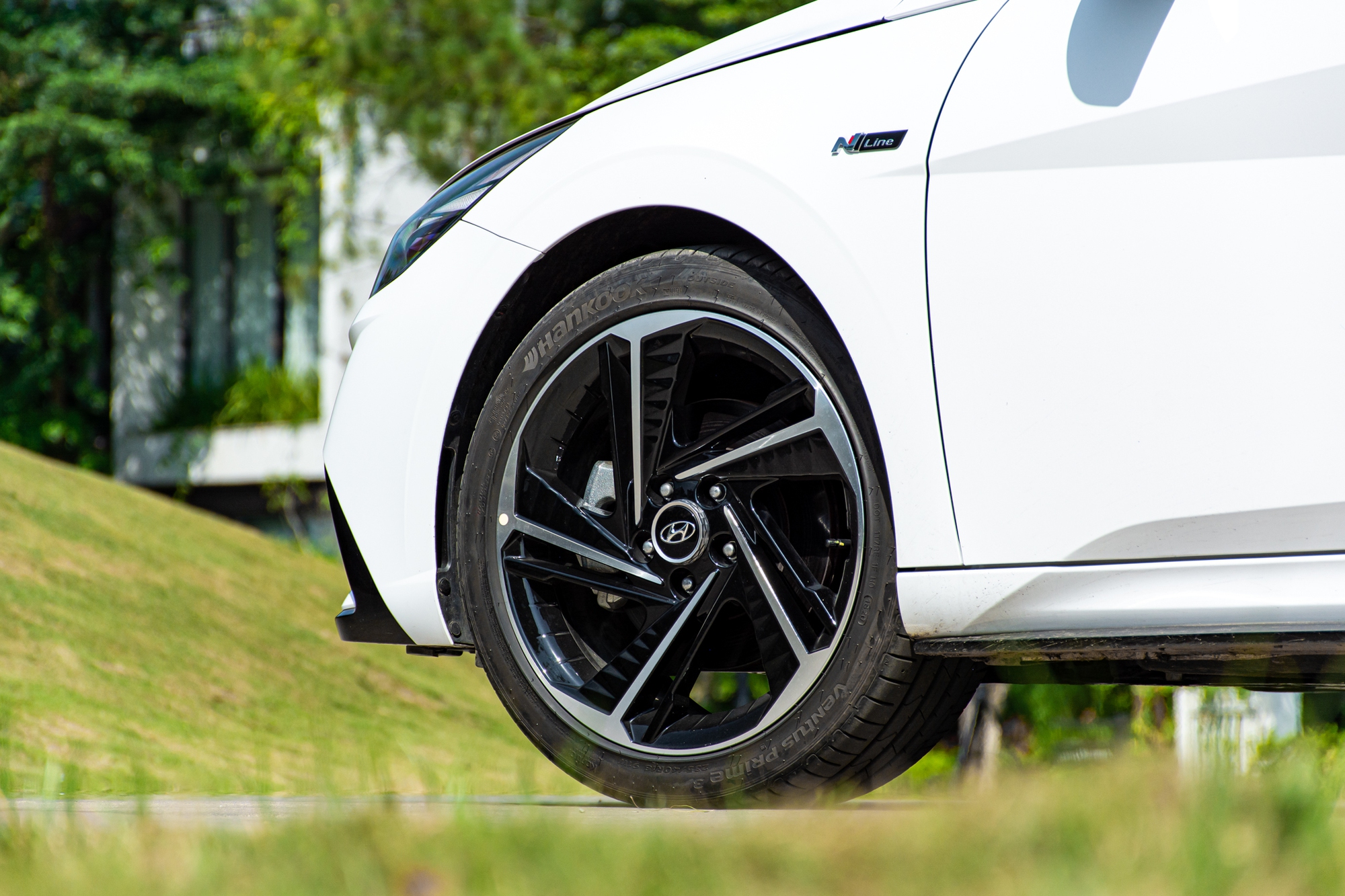 Đánh giá Hyundai Elantra N Line: Xe thể thao giá 799 triệu, mạnh và cảm xúc hơn Civic RS, còn điểm yếu công nghệ - Ảnh 7.