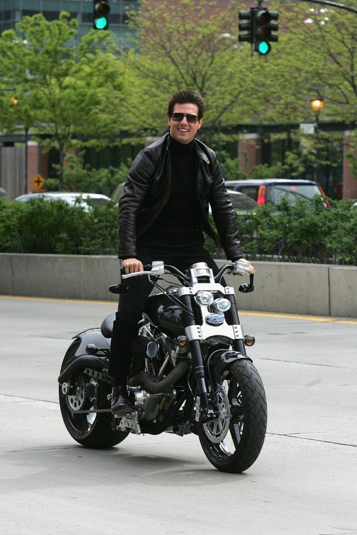 3 chiếc mô tô đắt đỏ nhất trong bộ sưu tập của nam tài tử Tom Cruise - Ảnh 2.