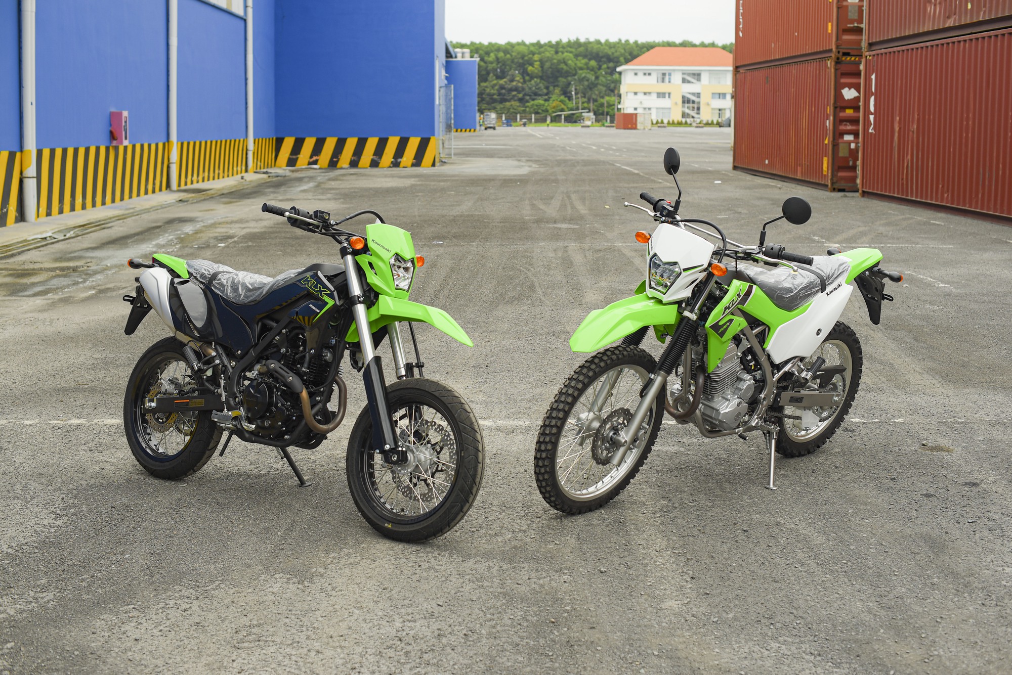 Ra mắt Kawasaki KLX230 tại Việt Nam, giá 151 triệu đồng - Ảnh 1.