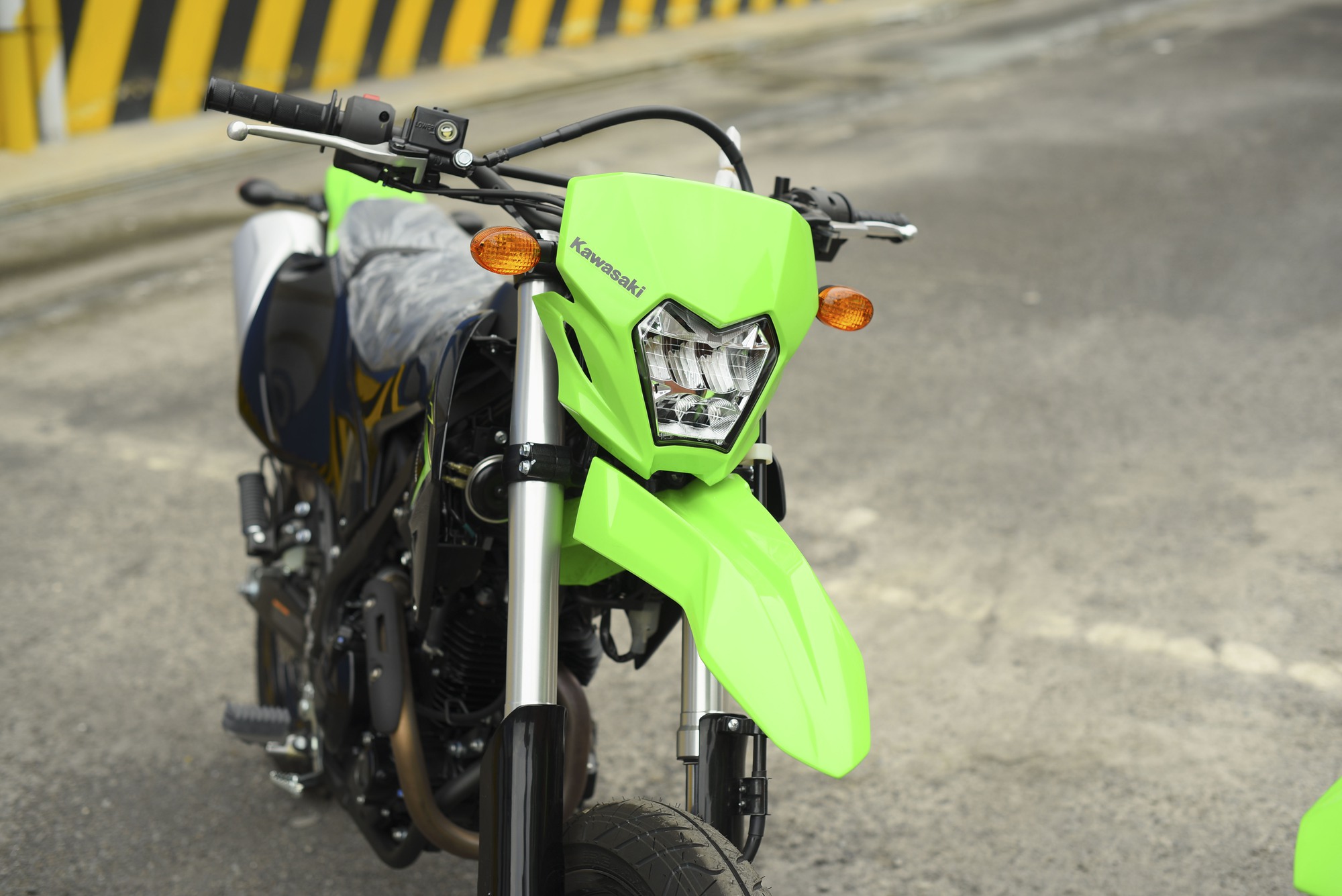 Ra mắt Kawasaki KLX230 tại Việt Nam, giá 151 triệu đồng - Ảnh 9.
