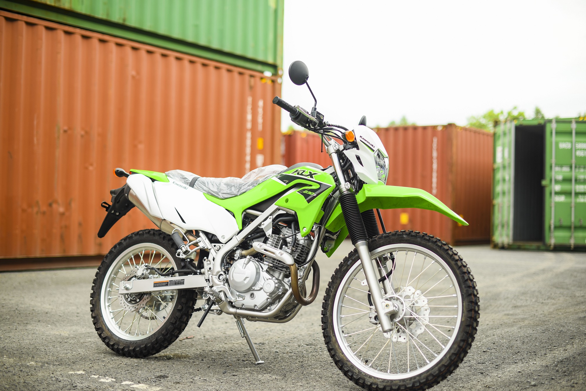 Ra mắt Kawasaki KLX230 tại Việt Nam, giá 151 triệu đồng - Ảnh 3.