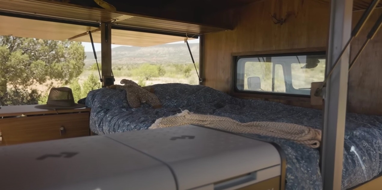 Toyota Land Cruiser độ nhà di động: Mở được cả 3 mặt, không ngán ‘vùng sâu vùng xa’ - Ảnh 7. Toyota Land Cruiser độ nhà di động: Mở được cả 3 mặt, không ngán ‘vùng sâu vùng xa’ - Ảnh 7.