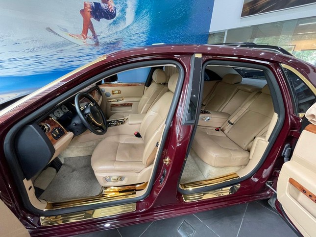 Lộ diện siêu xe Rolls-Royce dát vàng của ông Trịnh Văn Quyết trước giờ đấu giá - Ảnh 5.