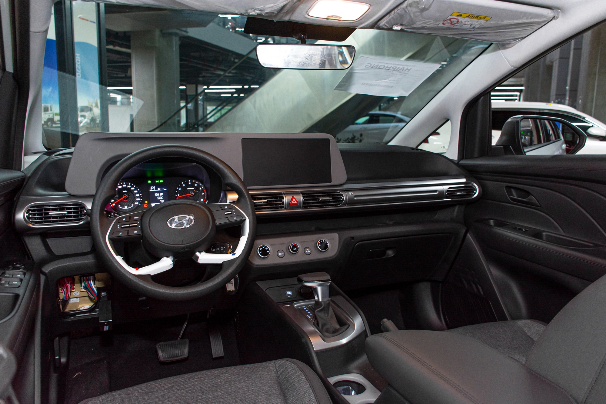 Xem Hyundai Stargazer phiên bản rẻ nhất: Nhắm tới tệp tài xế dịch vụ nhưng thiếu nhiều trang bị cơ bản - Ảnh 6.