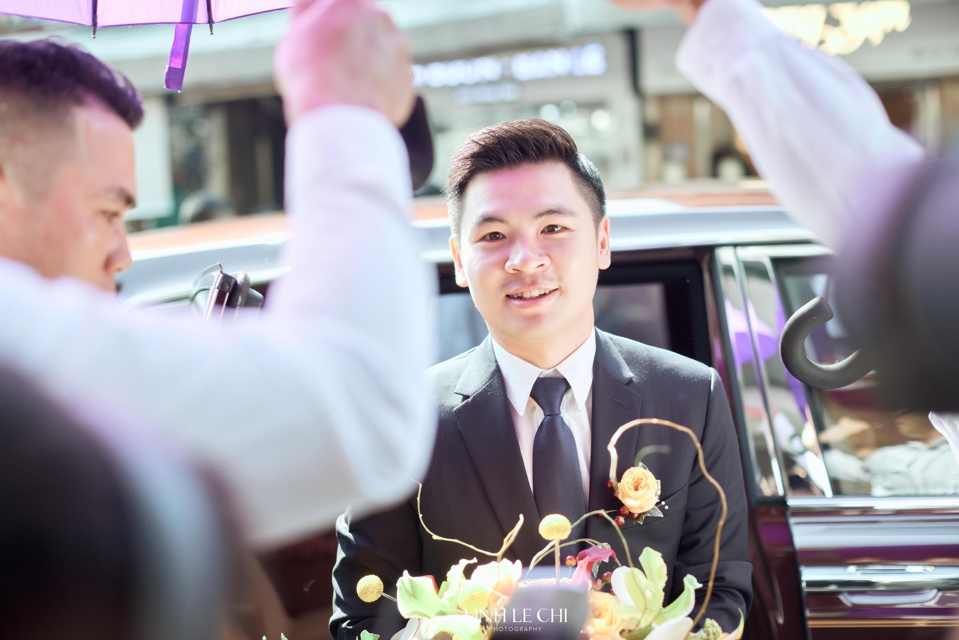 Doanh nhân Đỗ Vinh Quang rước Đỗ Mỹ Linh bằng xe Rolls-Royce ở lễ cưới - Ảnh 5.