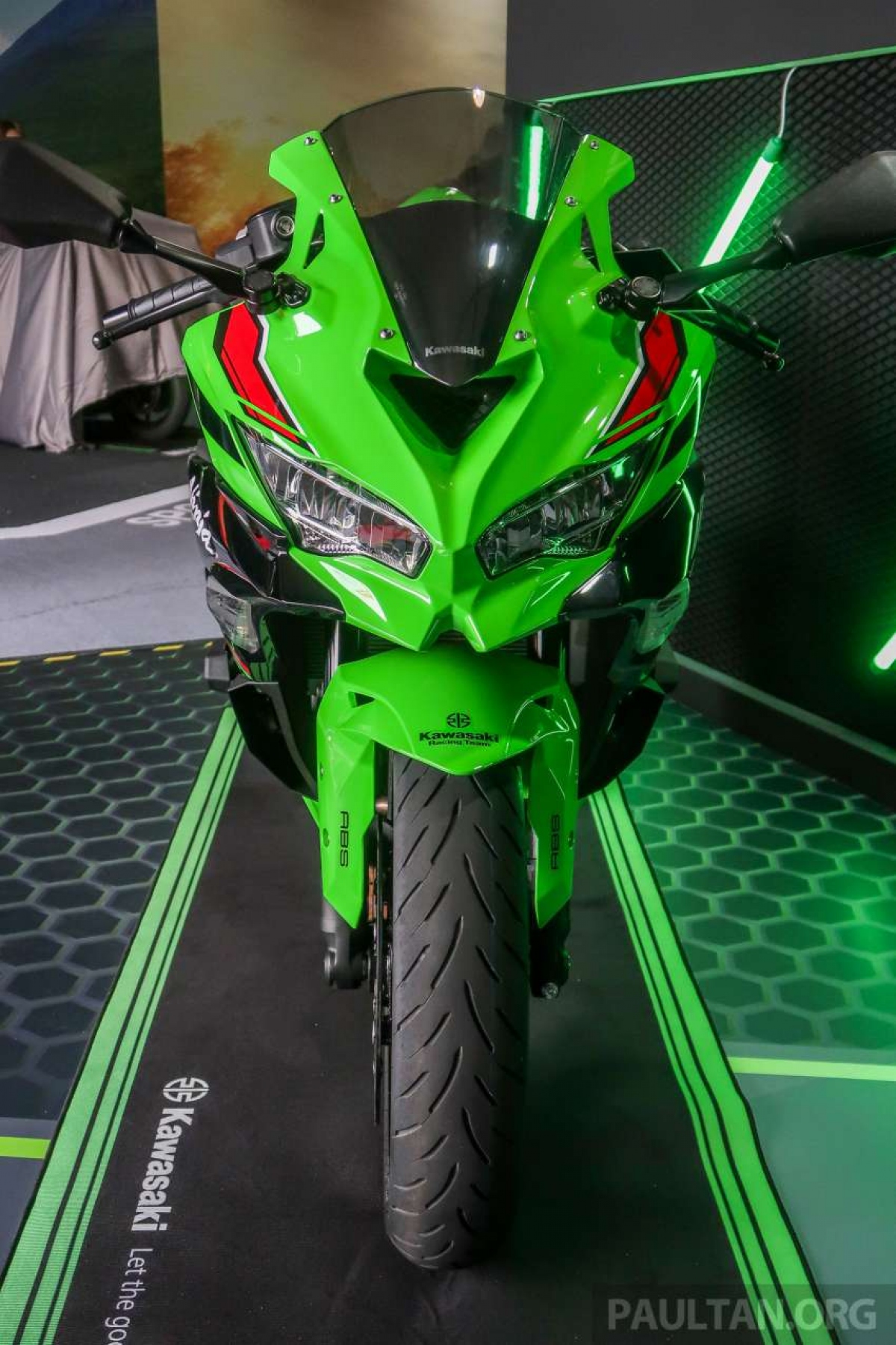 Kawasaki ZX-25R 2022 ra mắt truyền thông tại MotoGP Malaysia