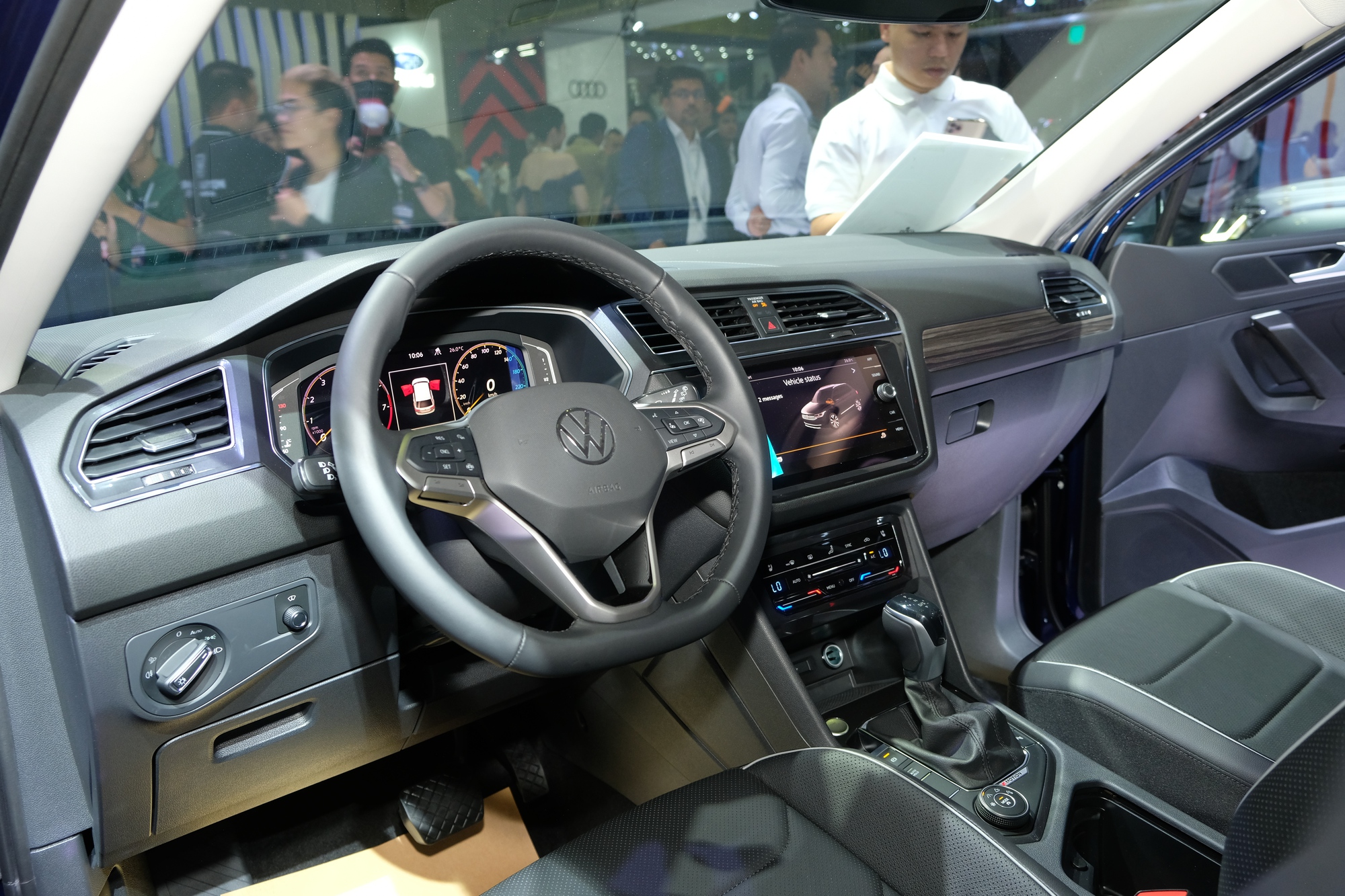 VW Tiguan Allspace 2023 giá 1,999 tỷ đồng tại Việt Nam: SUV 7 chỗ giá ngang tầm Mercedes GLC - Ảnh 5.
