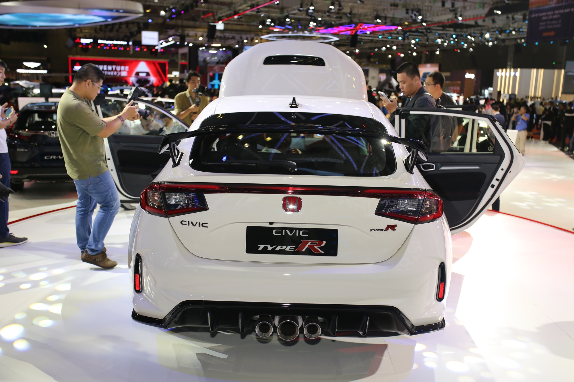 Ra mắt Honda Civic Type R 2023 tại Việt Nam Xe thể thao kén người