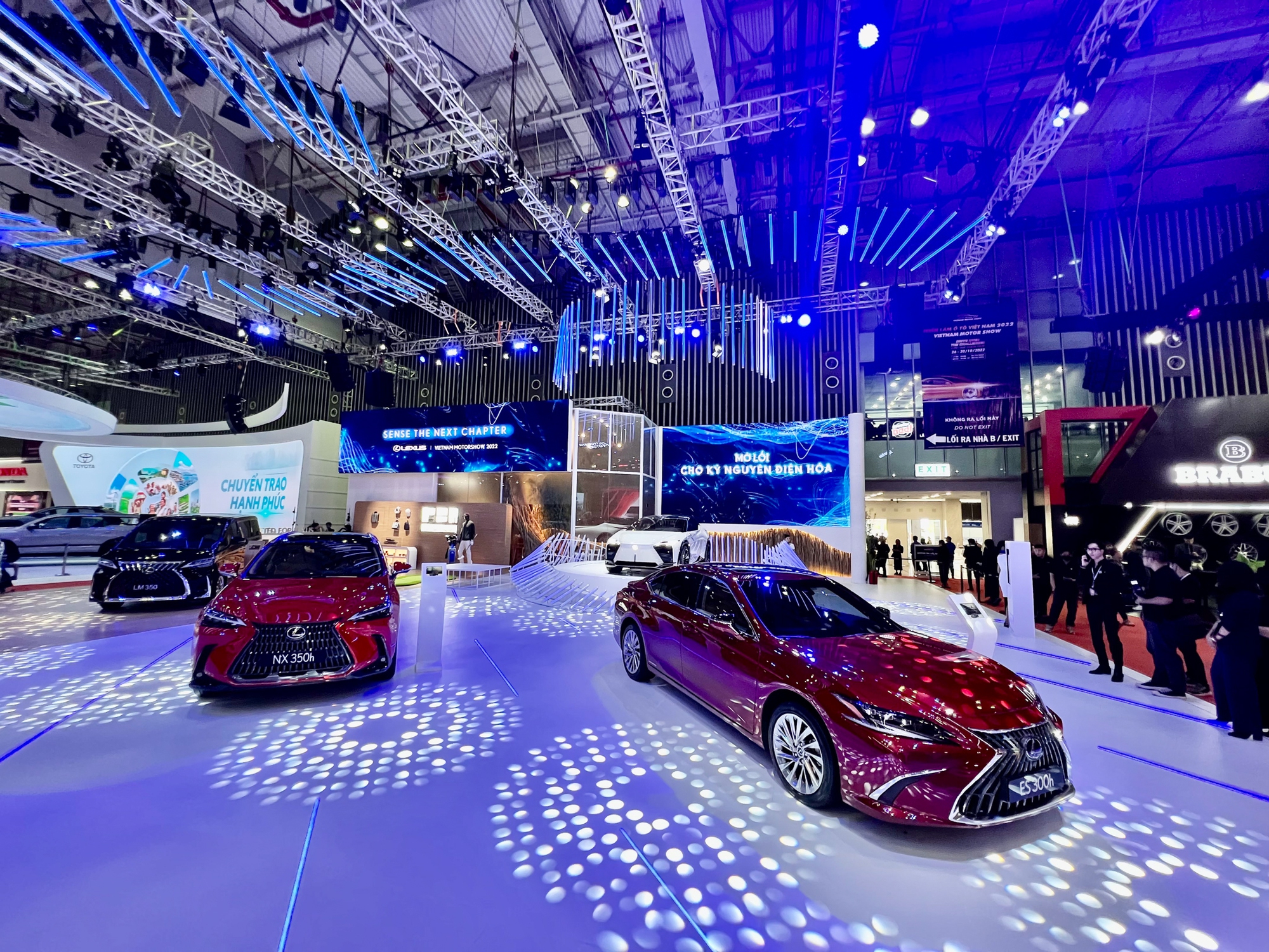 Lexus đem gian hàng hơn 20 tỷ đồng tới VMS 2022: Tâm điểm LF-Z và loạt xe cho ông chủ - Ảnh 1.
