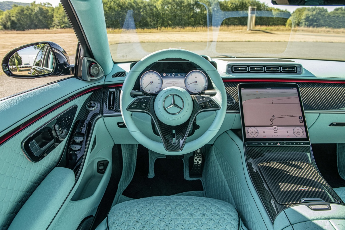 Chiêm ngưỡng Mercedes-Maybach S580 độ Brabus cực chất với sắc xanh ngọc - Ảnh 2.