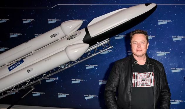 Tỷ phú Elon Musk và thú chơi ‘lạ đời: Tậu tên lửa chẳng chớp mắt, càng mua sắm tiền đổ về càng nhiều - Ảnh 1.