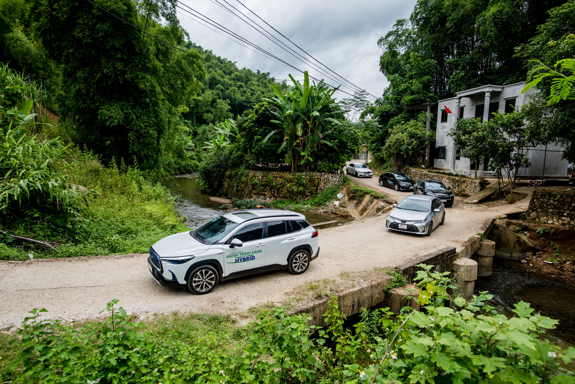 Trải nghiệm loạt ô tô hybrid của Toyota Hà Nội đến Mai Châu: Tưởng chỉ tiết kiệm nhưng còn thêm bất ngờ - Ảnh 9.