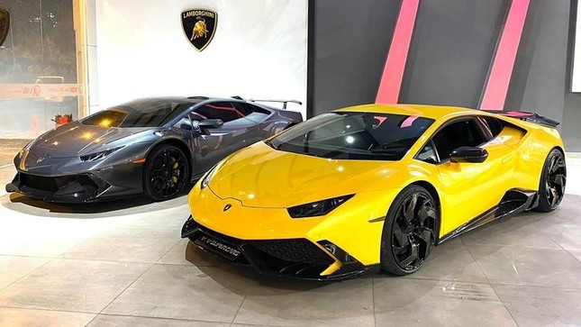 Nhóm thanh niên 'biến hình' xế cổ thành siêu xe Lamborghini - Ảnh 1.