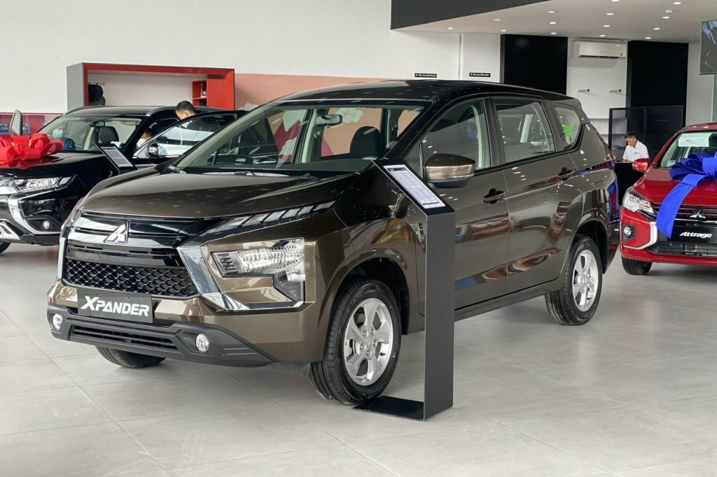 Toyota và Mitsubishi tuột dốc doanh số trong tháng 10 tại Việt Nam dù có xe lọt 'top' bán chạy - Ảnh 2.